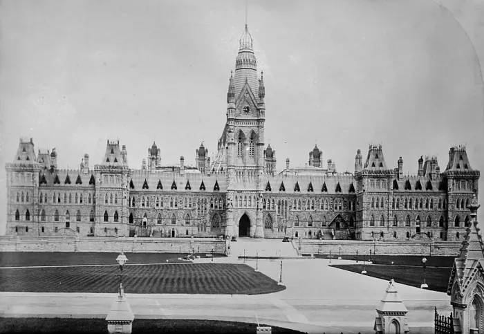 Framed Print : Parliament Building, 1916. Creator: Bain News Service Framed Print : Parliament Building, 1916. Creator: Bain News Service