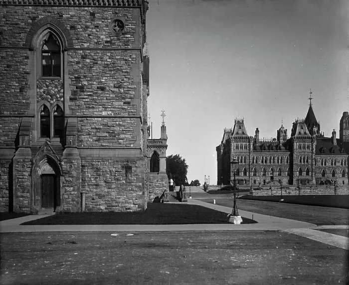 Framed Print : Parliament buildings, Ottawa, between 1890 and 1901. Creator: Unknown Framed Print : Parliament buildings, Ottawa, between 1890 and 1901. Creator: Unknown
