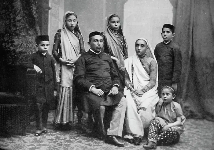 Framed Print : A Parsi family, 1902. Artist: Bourne & Shepherd Framed Print : A Parsi family, 1902. Artist: Bourne & Shepherd