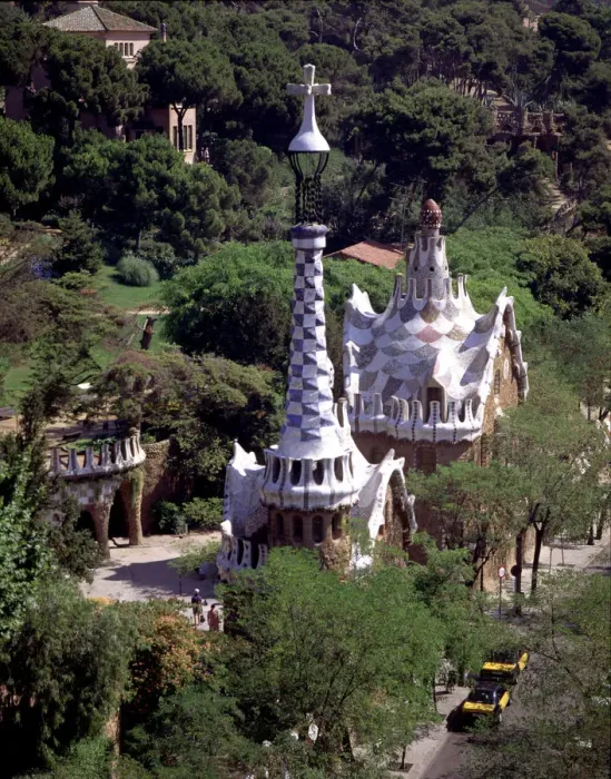 Framed Print : Partial view of the entrance to Park Güell, designed by Antoni Gaudi between 1900 / 14 Framed Print : Partial view of the entrance to Park Güell, designed by Antoni Gaudi between 1900 / 14