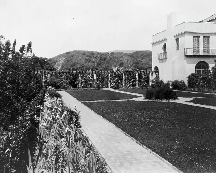 Framed Print : Pasadena, California, Mrs. Herbert Coppell home - view of formal lawn, gardens, and hills... 1917. Creator: Frances Benjamin Johnston Framed Print : Pasadena, California, Mrs. Herbert Coppell home - view of formal lawn, gardens, and hills... 1917. Creator: Frances Benjamin Johnston