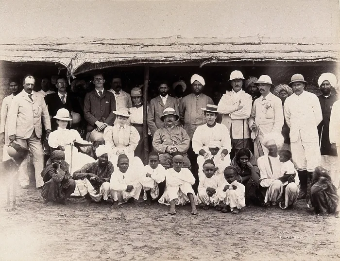 Framed Print : Patients being discharged from hospital, during the bubonic plague outbreak in Karachi, India, 1897. Creator: Unknown Framed Print : Patients being discharged from hospital, during the bubonic plague outbreak in Karachi, India, 1897. Creator: Unknown