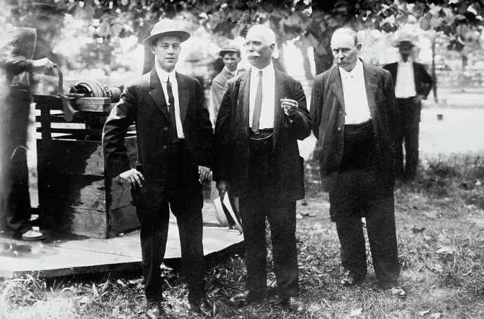 Framed Print : Paul Beattie; Sgt. Wren; Magistrate Jacobs, between c1910 and c1915. Creator: Bain News Service Framed Print : Paul Beattie; Sgt. Wren; Magistrate Jacobs, between c1910 and c1915. Creator: Bain News Service