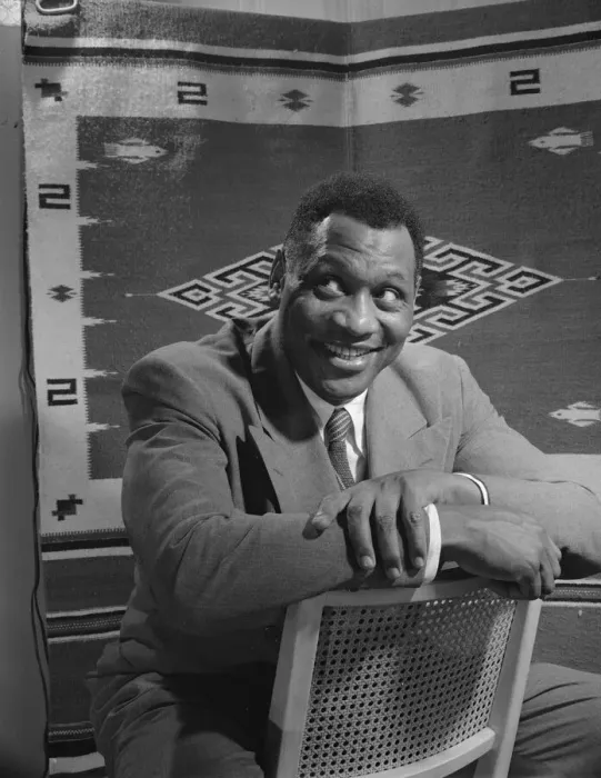 Framed Print : Paul Robeson, baritone, Washington, D. C, 1942. Creator: Gordon Parks Framed Print : Paul Robeson, baritone, Washington, D. C, 1942. Creator: Gordon Parks
