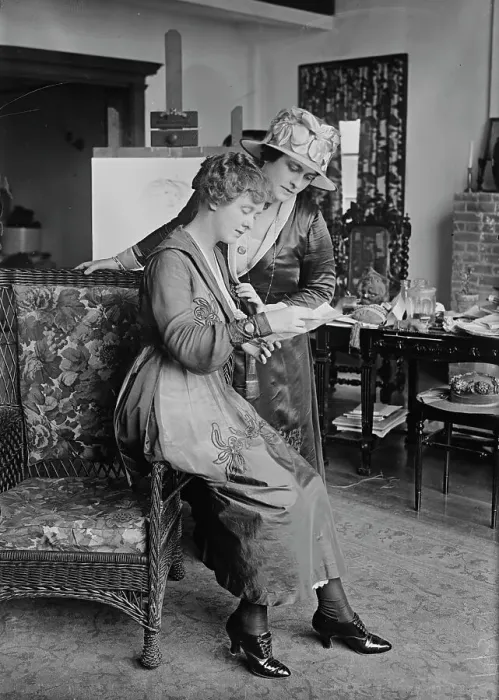 Framed Print : Paula Blackton, Nancy Palmer, between c1915 and c1920. Creator: Bain News Service Framed Print : Paula Blackton, Nancy Palmer, between c1915 and c1920. Creator: Bain News Service