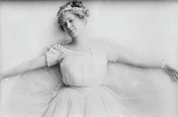 Framed Print : Pauline Chase, between c1910 and c1915. Creator: Bain News Service Framed Print : Pauline Chase, between c1910 and c1915. Creator: Bain News Service