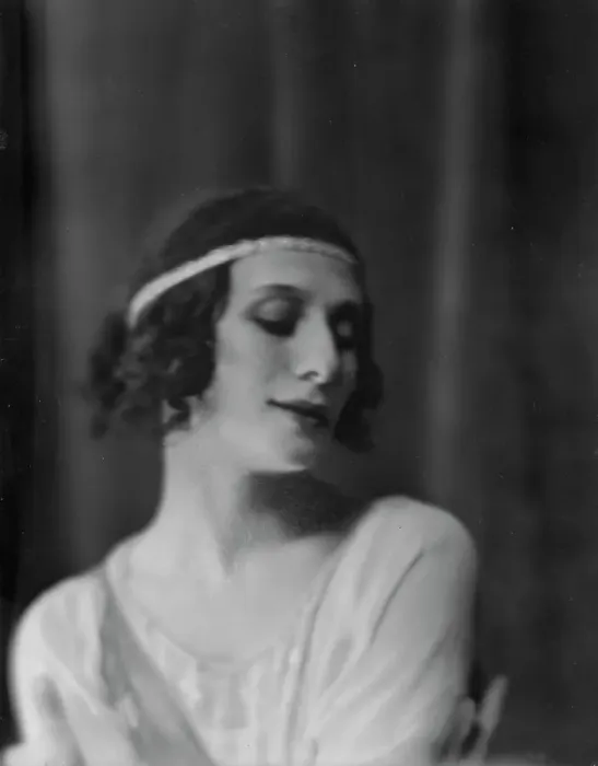 Framed Print : Pavlova, Anna, Madame, portrait photograph, 1915 Nov. 8. Creator: Arnold Genthe Framed Print : Pavlova, Anna, Madame, portrait photograph, 1915 Nov. 8. Creator: Arnold Genthe