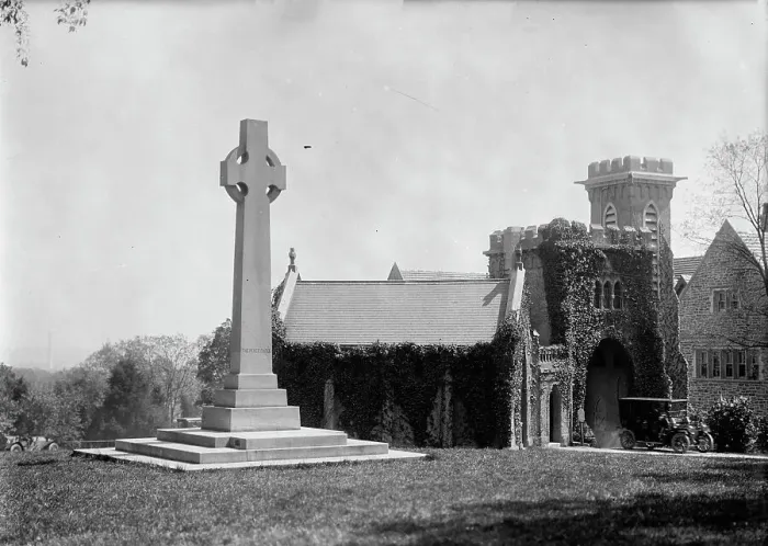 Framed Print : Peace Cross At Cathedral of Washington, 1912. Creator: Harris & Ewing. Peace Cross At Cathedral of Washington, 1912. Creator: Harris & Ewing Framed Print : Peace Cross At Cathedral of Washington, 1912. Creator: Harris & Ewing. Peace Cross At Cathedral of Washington, 1912. Creator: Harris & Ewing