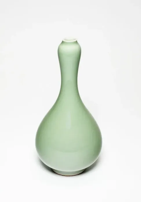 Framed Print : Pear-Shaped Vase, Qing dynasty (1644-1911), 18th / 19th century. Creator: Unknown Framed Print : Pear-Shaped Vase, Qing dynasty (1644-1911), 18th / 19th century. Creator: Unknown