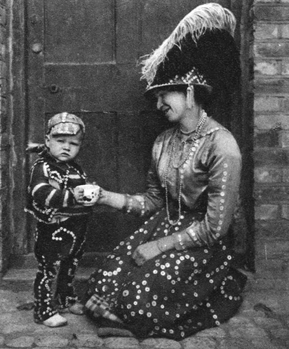 Framed Print : Pearly Queen and Pearly Prince, London, 1926-1927. Artist: Hoppe Framed Print : Pearly Queen and Pearly Prince, London, 1926-1927. Artist: Hoppe