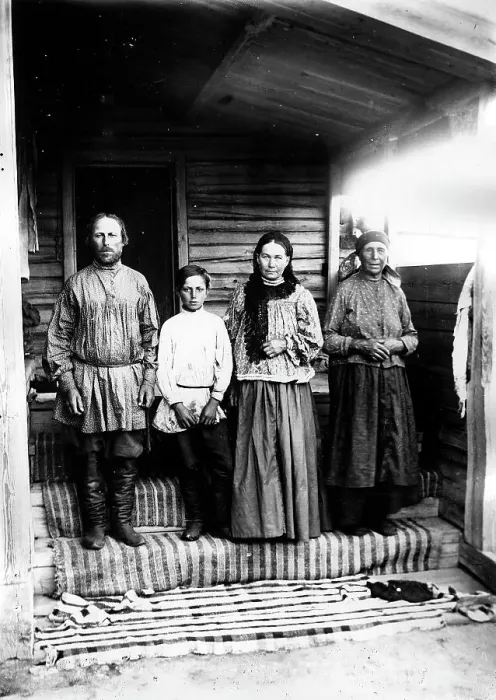 Framed Print : A peasant family from the village of Lovatskaya, Kansky district, 1905. Creator: Unknown Framed Print : A peasant family from the village of Lovatskaya, Kansky district, 1905. Creator: Unknown