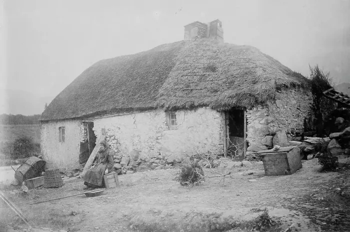 Framed Print : Peasant home -- Killarney, between c1910 and c1915. Creator: Bain News Service Framed Print : Peasant home -- Killarney, between c1910 and c1915. Creator: Bain News Service