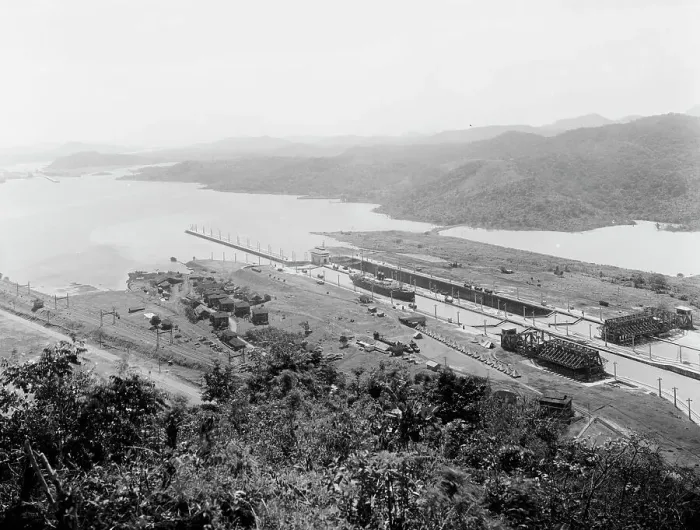 Framed Print : Pedro Miguel Locks, birdseye view, Panama Canal, between 1913 and 1920. Creator: Unknown Framed Print : Pedro Miguel Locks, birdseye view, Panama Canal, between 1913 and 1920. Creator: Unknown