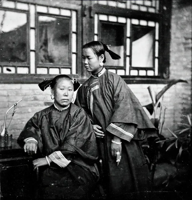 Framed Print : Peking, Pechili province, China, 1981 (from a negative of 1869). Creator: John Thomson Framed Print : Peking, Pechili province, China, 1981 (from a negative of 1869). Creator: John Thomson