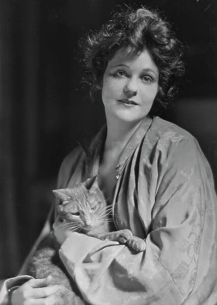 Pell, Miss, with Buzzer the cat, portrait photograph, 1916 Apr. 11. Creator: Arnold Genthe