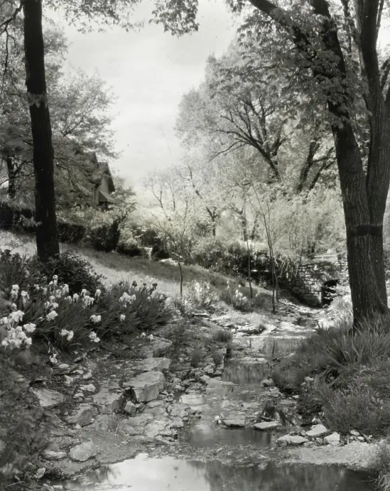 Framed Print : Pembroke Lane, Mission Hills, Kansas City, Missouri, 1924. Creator: Frances Benjamin Johnston Framed Print : Pembroke Lane, Mission Hills, Kansas City, Missouri, 1924. Creator: Frances Benjamin Johnston