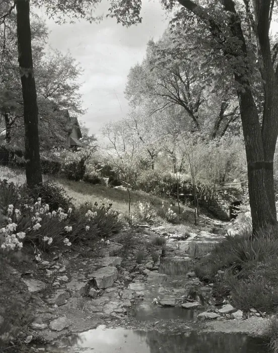 Framed Print : Pembroke Lane, Mission Hills, Kansas City, Missouri, 1924. Creator: Frances Benjamin Johnston Framed Print : Pembroke Lane, Mission Hills, Kansas City, Missouri, 1924. Creator: Frances Benjamin Johnston