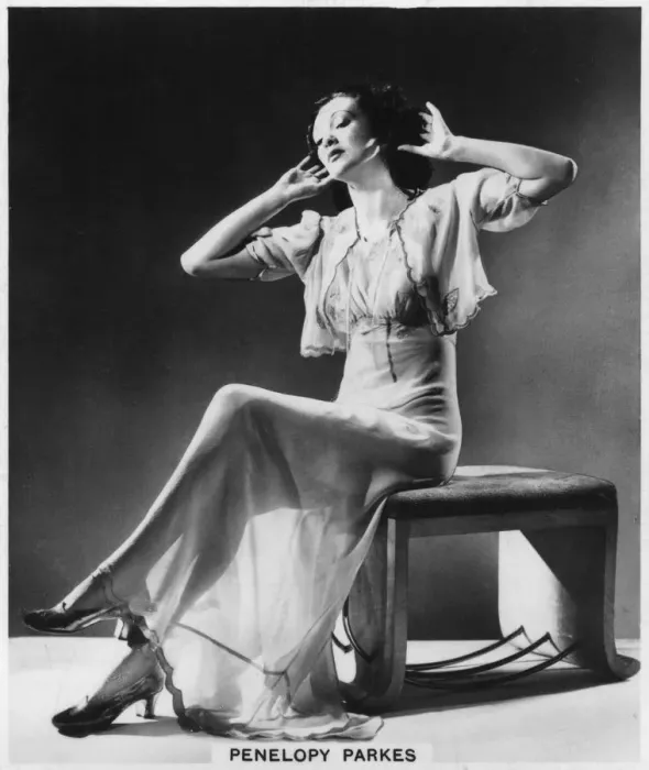 Framed Print : Penelopy Parkes, actress, 1939 Framed Print : Penelopy Parkes, actress, 1939