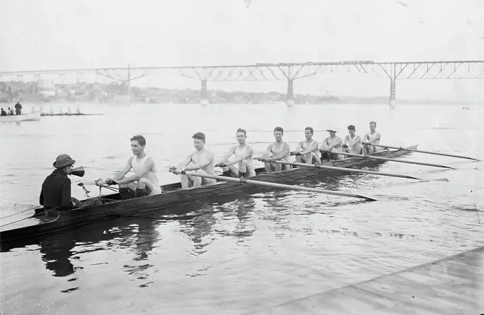 Framed Print : Penn. Varsity 8 (1913), 1913. Creator: Bain News Service Framed Print : Penn. Varsity 8 (1913), 1913. Creator: Bain News Service