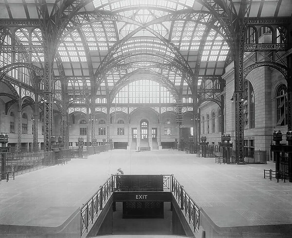 Pennsylvania station, main concourse, New York, between 1900 and 1920. Creator: Unknown