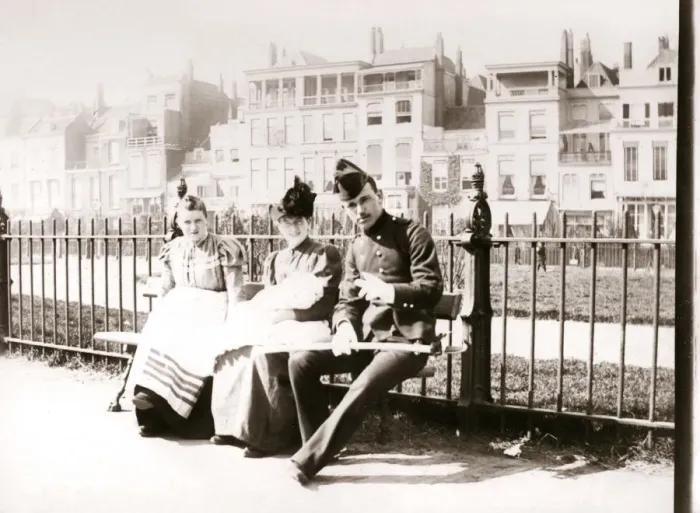 Framed Print : People on a bench, Rotterdam, 1898. Artist: James Batkin Framed Print : People on a bench, Rotterdam, 1898. Artist: James Batkin