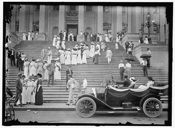 Framed Print : People on Capitol steps, between 1913 and 1918. Creator: Harris & Ewing. People on Capitol steps, between 1913 and 1918. Creator: Harris & Ewing Framed Print : People on Capitol steps, between 1913 and 1918. Creator: Harris & Ewing. People on Capitol steps, between 1913 and 1918. Creator: Harris & Ewing
