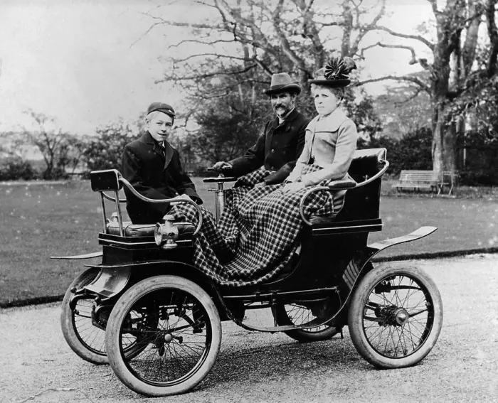 Framed Print : People in a De Dion Vis-a-Vis car, 1902 Framed Print : People in a De Dion Vis-a-Vis car, 1902