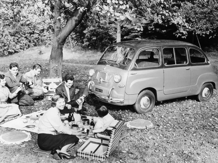 Framed Print : People enjoying a picnic beside a 1956 Fiat 600 Multipla, (c1956?) Framed Print : People enjoying a picnic beside a 1956 Fiat 600 Multipla, (c1956?)