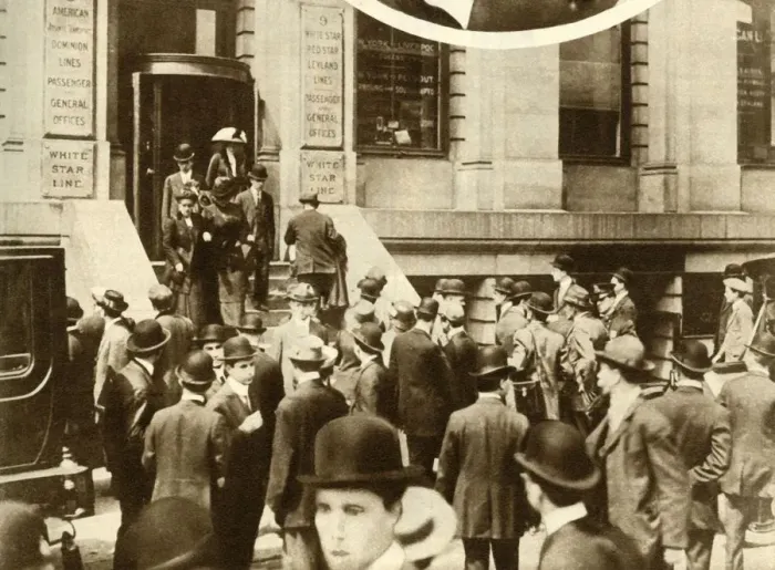 Framed Print : People waiting for news of the Titanic... New York City, USA, April 1912, (1935) Framed Print : People waiting for news of the Titanic... New York City, USA, April 1912, (1935)
