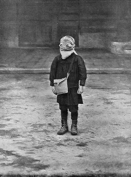 Un petit ecolier de Reims; comment, dans une ville ouverte, il faut proteger les enfants... 1916. Creator: Unknown