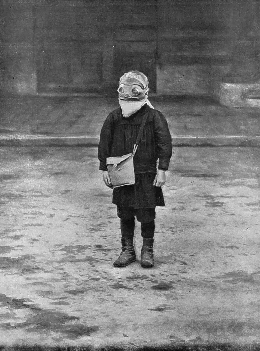 Framed Print : Un petit ecolier de Reims; comment, dans une ville ouverte, il faut proteger les enfants... 1916. Creator: Unknown Framed Print : Un petit ecolier de Reims; comment, dans une ville ouverte, il faut proteger les enfants... 1916. Creator: Unknown