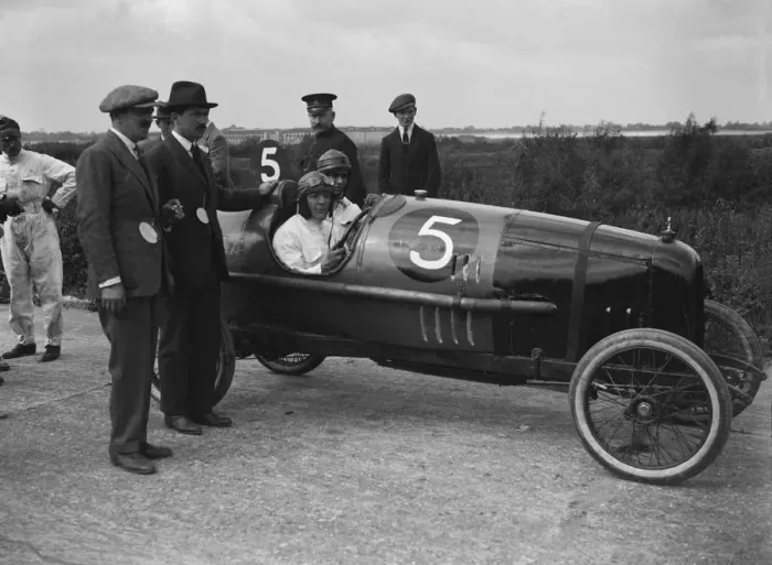 Framed Print : Peugeot of Percy Topping at the JCC 200 Mile Race, Brooklands, Surrey, 1921. Artist: Bill Brunell Framed Print : Peugeot of Percy Topping at the JCC 200 Mile Race, Brooklands, Surrey, 1921. Artist: Bill Brunell