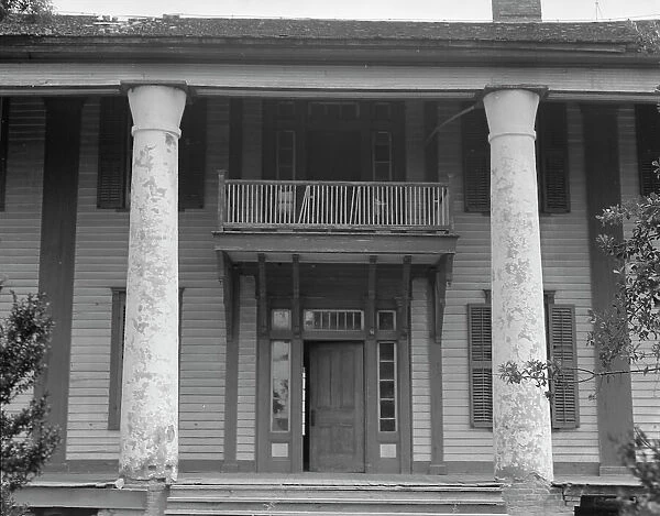 Pharr Plantation house near Social Circle, Georgia, 1937. Creator: Dorothea Lange