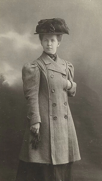 Photo portrait of Ada Innokentievna Kuskova, 1908. Creator: Karl Karlovich Bulla