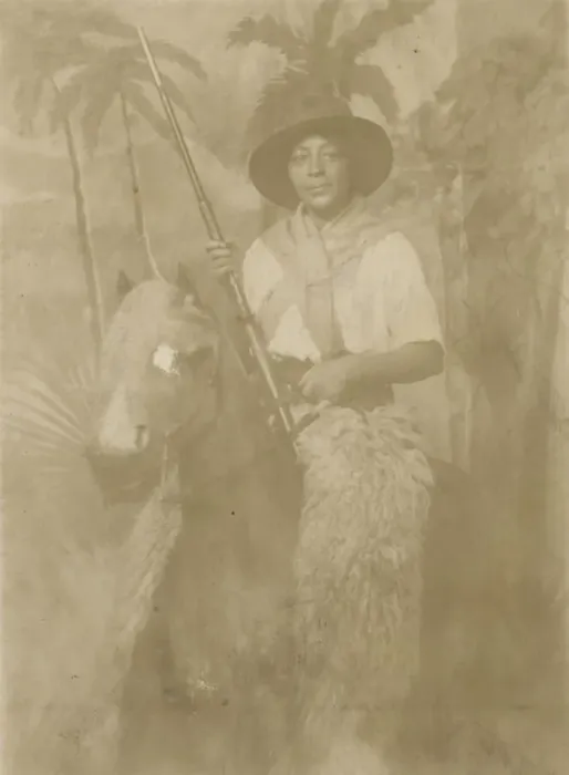 Framed Print : Photographic postcard portrait of Margarette Davenport in costume, early 20th century Framed Print : Photographic postcard portrait of Margarette Davenport in costume, early 20th century