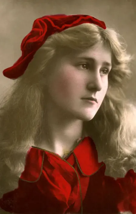 Framed Print : Phyllis Dare (1890-1975), English actress, 1906. Artist: Foulsham and Banfield Framed Print : Phyllis Dare (1890-1975), English actress, 1906. Artist: Foulsham and Banfield