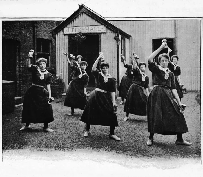 Framed Print : Physical drill at Canning Town Womens Settlement, London, c1901 (1901) Framed Print : Physical drill at Canning Town Womens Settlement, London, c1901 (1901)