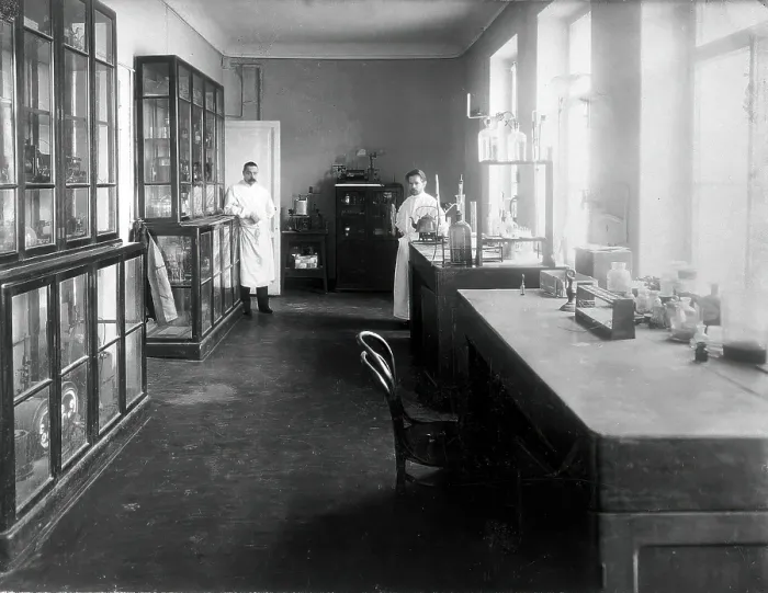 Framed Print : A physiology laboratory, either at the Institute of Experimental Medicine or at the Imperial...1904 Creator: Unknown Framed Print : A physiology laboratory, either at the Institute of Experimental Medicine or at the Imperial...1904 Creator: Unknown