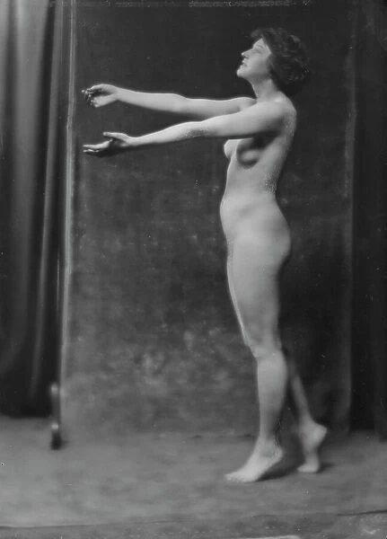 Pickering, Miss, portrait photograph, 1916 Mar. 29. Creator: Arnold Genthe
