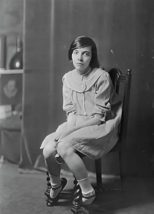 Framed Print : De Picon, Leah, Miss, portrait photograph, 1917 or 1918. Creator: Arnold Genthe