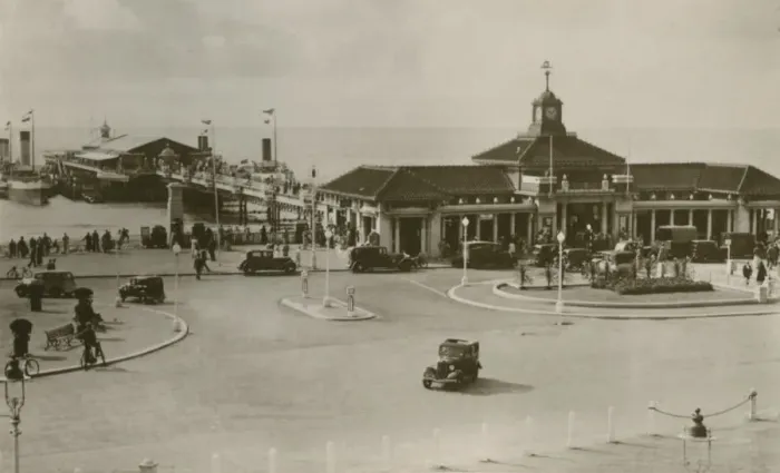 Framed Print : The Pier, Bournemouth, c1930s Framed Print : The Pier, Bournemouth, c1930s