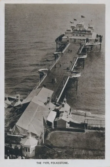Framed Print : The Pier, Folkestone, late 19th-early 20th century Framed Print : The Pier, Folkestone, late 19th-early 20th century