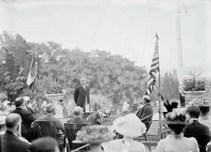 Framed Print : Pierre L'Enfant, Major of France - Dedication of Tomb And Memorial At Arlington, April 28, 1909. Creator: Harris & Ewing. Pierre L'Enfant, Major of France - Dedication of Tomb And Memorial At Arlington, April 28, 1909. Creator: Harris & Ewing Framed Print : Pierre L'Enfant, Major of France - Dedication of Tomb And Memorial At Arlington, April 28, 1909. Creator: Harris & Ewing. Pierre L'Enfant, Major of France - Dedication of Tomb And Memorial At Arlington, April 28, 1909. Creator: Harris & Ewing