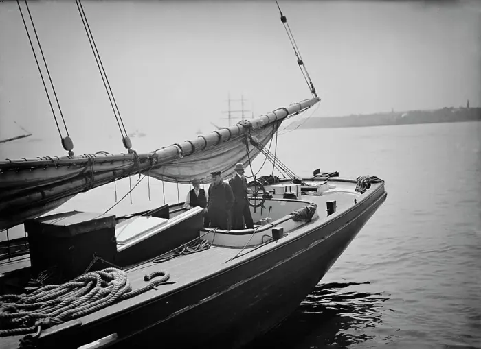Framed Print : Pilot boat no. 5, between 1900 and 1905. Creator: Unknown Framed Print : Pilot boat no. 5, between 1900 and 1905. Creator: Unknown
