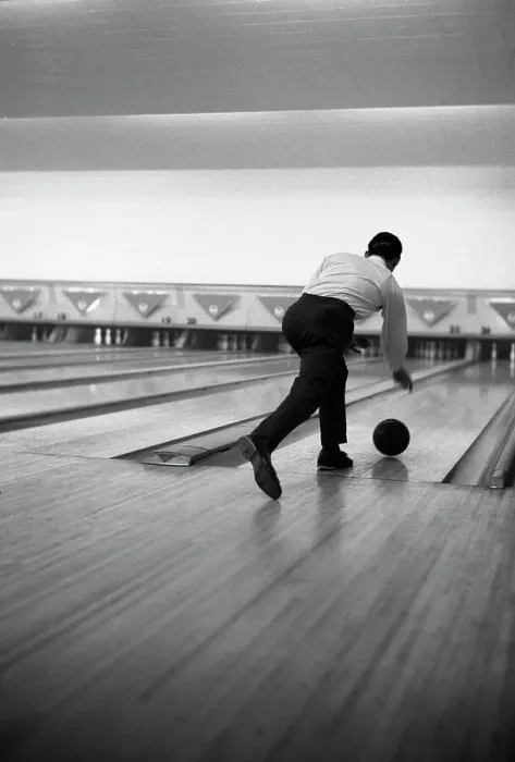 Framed Print : Ten pin bowling, Sheffield, South Yorkshire, 1964. Artist: Michael Walters Framed Print : Ten pin bowling, Sheffield, South Yorkshire, 1964. Artist: Michael Walters