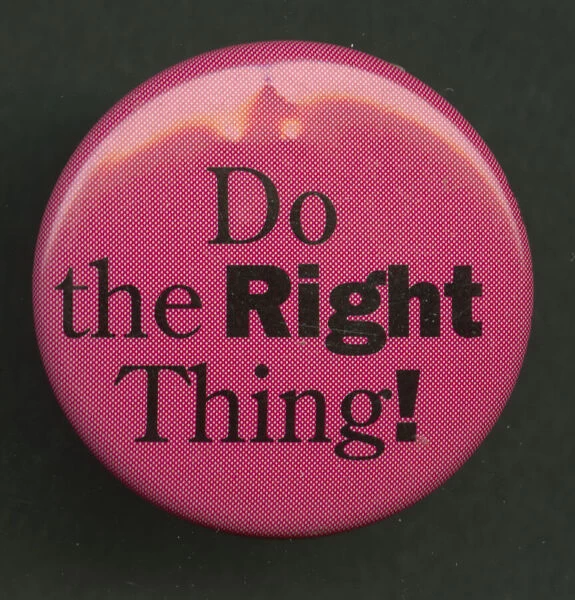 Pinback button stating 'Do the Right Thing!', 1994. Creator: Pleasant Company