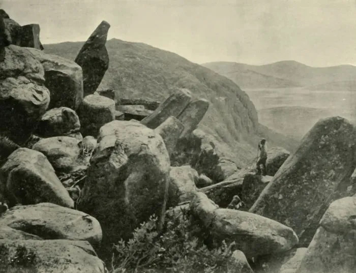 Framed Print : Pinnacle & Organ Pipes, Mount Wellington, 1901. Creator: Unknown Framed Print : Pinnacle & Organ Pipes, Mount Wellington, 1901. Creator: Unknown