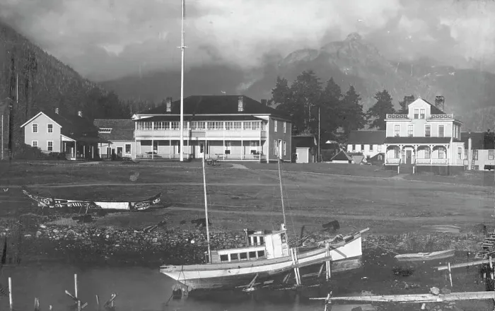 Framed Print : Pioneer house, between c1900 and c1930. Creator: Unknown Framed Print : Pioneer house, between c1900 and c1930. Creator: Unknown