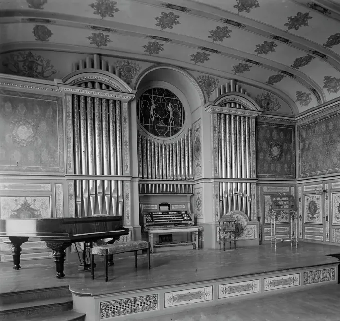 Framed Print : Pipe Organ at The Mexican Embassy, Washington, D.C. between 1910 and 1920. Creator: Harris & Ewing. Pipe Organ at The Mexican Embassy, Washington, D.C. between 1910 and 1920. Creator: Harris & Ewing Framed Print : Pipe Organ at The Mexican Embassy, Washington, D.C. between 1910 and 1920. Creator: Harris & Ewing. Pipe Organ at The Mexican Embassy, Washington, D.C. between 1910 and 1920. Creator: Harris & Ewing