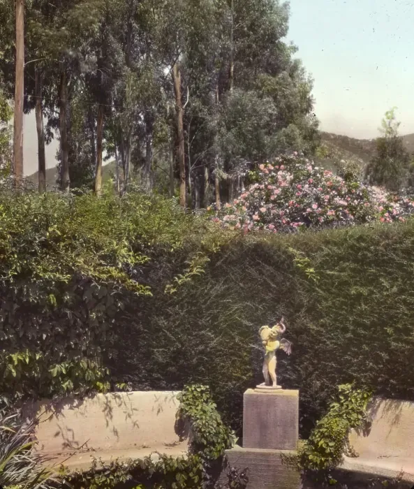 Framed Print : Piranhurst, Henry Ernest Bothin house, 371 Cold Spring Road, Montecito, California, 1917. Creator: Frances Benjamin Johnston. Piranhurst, Henry Ernest Bothin house, 371 Cold Spring Road, Montecito, California, 1917 Framed Print : Piranhurst, Henry Ernest Bothin house, 371 Cold Spring Road, Montecito, California, 1917. Creator: Frances Benjamin Johnston. Piranhurst, Henry Ernest Bothin house, 371 Cold Spring Road, Montecito, California, 1917